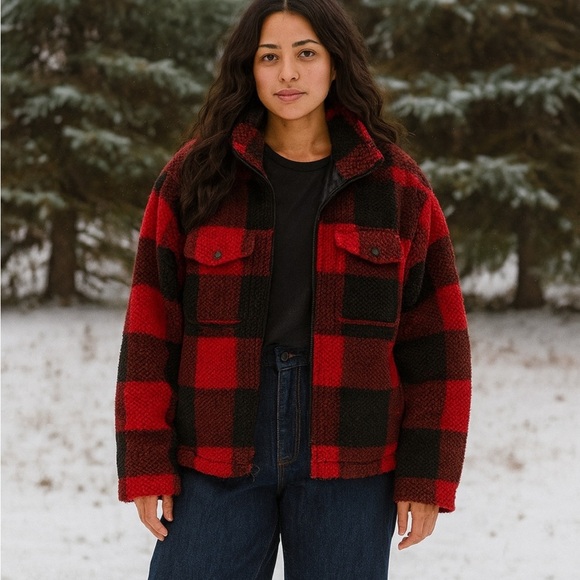 American Eagle Faux Sherpa Buffalo Plaid Jacket, New with out Tags, Oversized - Picture 1 of 5